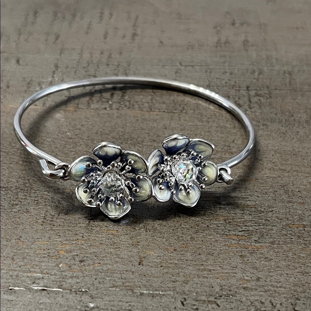 Bangle Flower Bracelet With Swavorski Crystals